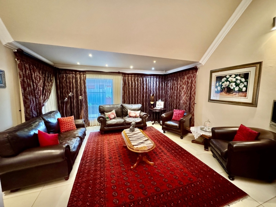 3 Bedroom Property for Sale in Van Der Hoff Park North West